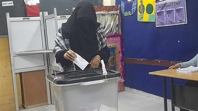 الانتخابات الرئاسية | الهدوء يسود مدرسة محمد فريد بالمعادي 