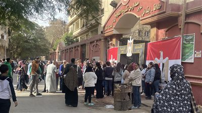 توافد المواطنين على لجان شبرا مصر في ثاني أيام التصويت بانتخابات الرئاسة