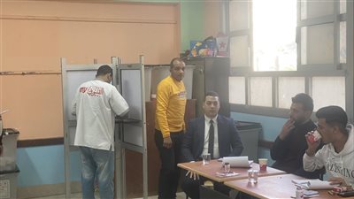 المواطنون يدلون بأصواتهم داخل لجان مدينة نصر بالانتخابات الرئاسية