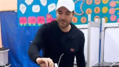 أحمد عز يدلي بصوته في الانتخابات الرئاسية 