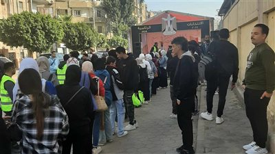 الانتخابات الرئاسية ٢٠٢٤ | طوابير للناخبين أمام أبواب اللجان مدرسة النصر بالنزهة باليوم الثاني للتصويت