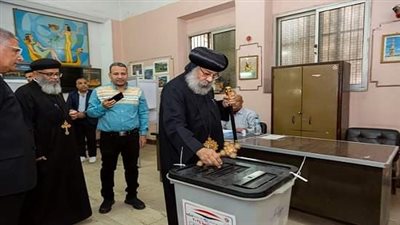 الأنبا رافائيل يدلي بصوته في الانتخابات الرئاسية.. شاهد 