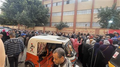 الانتخابات الرئاسية .. توافد أهالي شبرا مصر بكثافة للتصويت في اليوم الثاني (صور)