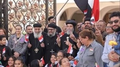 الأنبا بيشوي يشارك في الانتخابات الرئاسية بأسوان.. شاهد