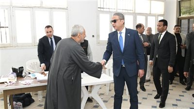 محافظ الفيوم يتفقد لجان الانتخابات الرئاسية بمركزي سنورس وطامية