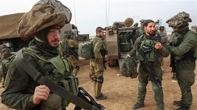 قوات الاحتلال تقتحم منزل منفذ عملية حوارة في بلدة عقربا بنابلس