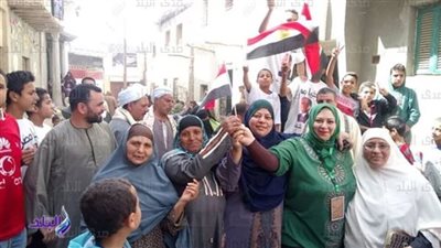 استمرار توافد المواطنين وطوابير أمام اللجان بشبرا مصر