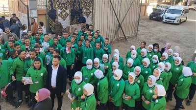  طلاب التمريض بإسنا جنوب الأقصر يدلون بأصواتهم بزي المعهد