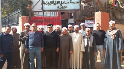 أئمة المساجد والخطباء بإدارة أوقاف إسنا جنوب الأقصر يدلون بأصواتهم