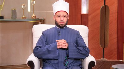 أسامة الأزهري يشيد بقرار تجريم حرق المصحف في الدانمارك 