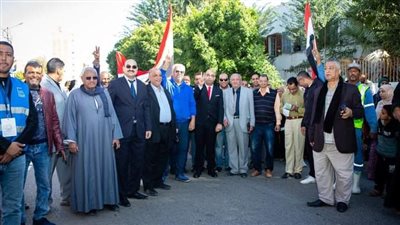 صحة قنا تنظم مسيرة للمشاركة في الانتخابات الرئاسية 2024 