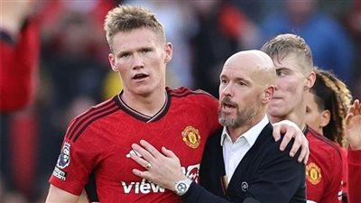 تين هاج يكشف مستقبل ماكتومناي مع اليونايتد