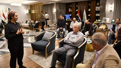 محافظ جنوب سيناء يبحث الفرص الاستثمارية لزيادة عوائد صناديق المحافظة