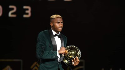 أوسيمين يسعى لتحويل أحزان جماهير نيجيريا إلى افراح في الكان 