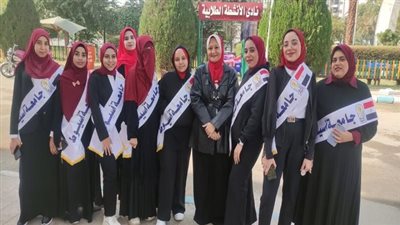 طلاب جامعة أسيوط يشاركون بالحضور في عرض مسرحي لوزارة الثقافة