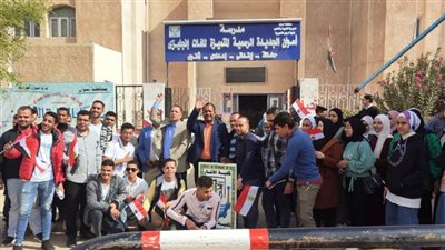 صناديق الاقتراع قاربت على الامتلاء.. ملحمة وطنية في حب مصر بأسوان (فيديو)