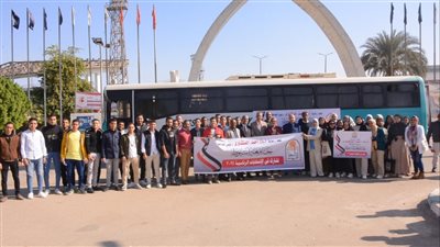 طلاب جامعة أسيوط يشاركون بالحضور في عرض مسرحي لمحاربة الفكر المتطرف