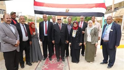 وكيل تعليم الوادي الجديد يتفقد لجان الانتخابات الرئاسية بالمدارس 