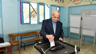رئيس المقاولون يدلي بصوته في الانتخابات الرئاسية