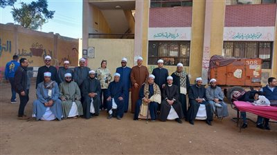 قيادات بيت العائلة المصرية يدلون بأصواتهم في أسيوط