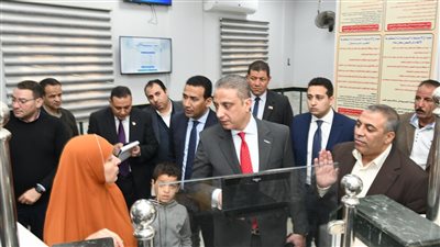 من غرفة العمليات.. محافظ الفيوم يتابع انتظام سير العملية الانتخابية 