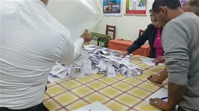 بدء عملية فرز الأصوات بلجان الهرم والعمرانية في الانتخابات الرئاسية 2024 - صور 