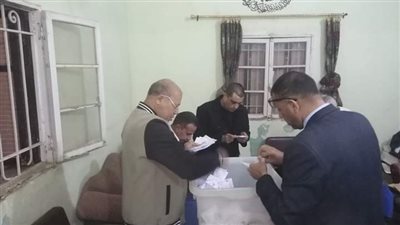 غلق الصناديق وبدء فرز الأصوات باللجان الانتخابية بقنا