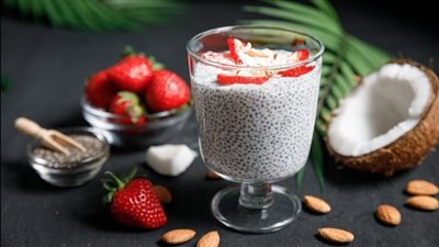 طريقة عمل بودينج الشيا بالفراولة الصحي لخسارة الوزن