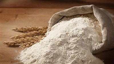 سعر الدقيق صباح اليوم الأربعاء عند تاجر الجملة 