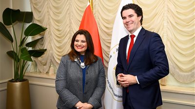 وزيرة الهجرة تستقبل نائب نظيرها الأسترالي لبحث توفير فرص عمل آمنة للشباب 