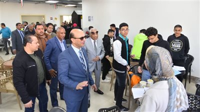 رئيس جامعة أسيوط يتفقد الإنشاءات الجارية في الجامعة الأهلية ويطمئن على الدراسة
