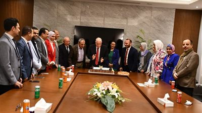 محافظ جنوب سيناء يكرم أعضاء لجنة البت الدائمة بطلبات التصالح بمدينة شرم الشيخ
