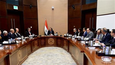 رئيس الوزراء يبحث مع وفد إيطالي إقامة استثمارات جديدة في الأمن الغذائي