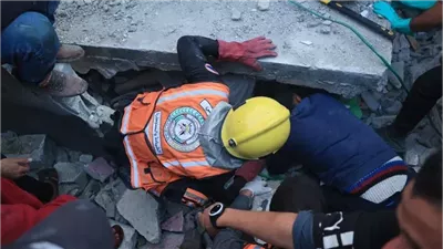 استشهاد 3 عناصر من الدفاع المدني خلال إنقاذهم صحفيًا بفلسطين 