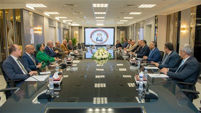 وزير الإنتاج الحربى ومحافظ جنوب سيناء يناقشان أوجه تعزيز التعاون المشترك