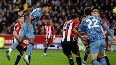 نوتنجهام فورست يفوز على أستون فيلا في الدوري الانجليزي