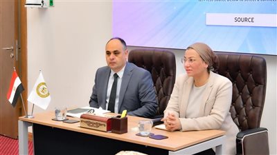 وزيرة البيئة تطلع على مستجدات الشبكة القومية لرصد ملوثات الهواء المحيط 