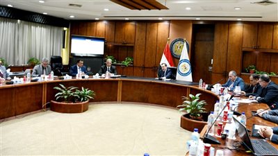  الملا يرأس لجنة العمليات المتكاملة للإنتاج البترولى 