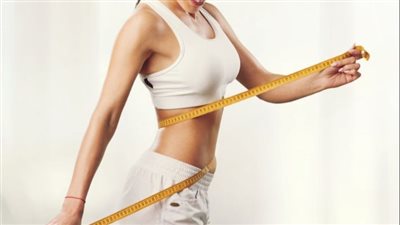 للحفاظ على رشاقتك في العام الجديد.. قلل من السوائل في الجسم