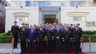 القوات البحرية تحصل على وسام التميز فى إستخدام تكنولوجيا المعلومات الجغرافية 