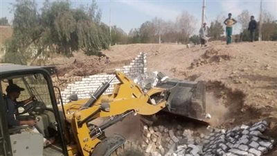 إزالة حالة تعد على الأراضي الزراعية بقرية الجبلاو بقنا