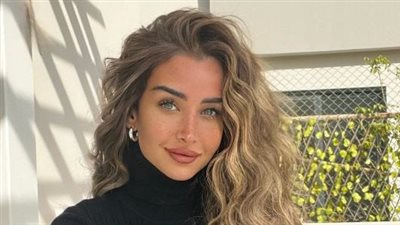 هنا الزاهد بقميص أبيض كلوش (صور)