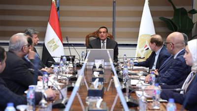 وزير التنمية المحلية يتابع تنفيذ مشروعات البنية التحتية لمنظومة المخلفات بالمحافظات