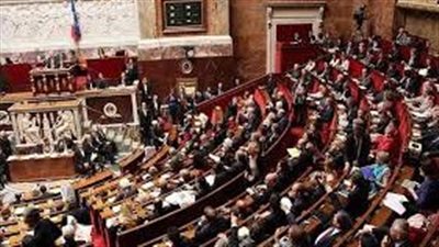 فرنسا تلفظ اللاجئين.. البرلمان يقر قانون الهجرة الجديد