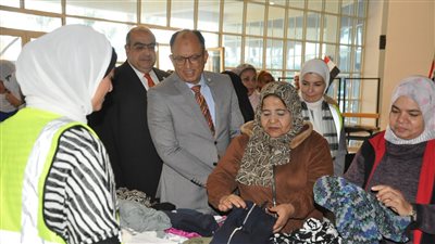 معرض خيري للملابس بأسعار رمزية في جامعة حلوان 