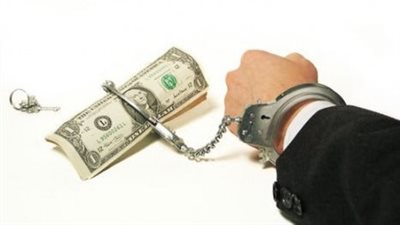 ضبط موظفين بشركة أدوية متهمين بالتورط في الاستيلاء على 28 مليون جنيه