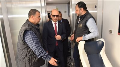 رئيس جامعة أسيوط يفتتح أول وحدة متنقلة للتبرع بالدم على مستوى الصعيد