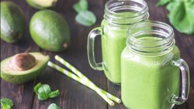 طريقة عمل سموذي الأفوكادو بالسبانخ.. يرفع مناعتك ويحميك من الأمراض