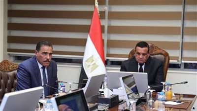 وزير التنمية المحلية يتابع مع محافظ مطروح تنفيذ المشروعات الجارية