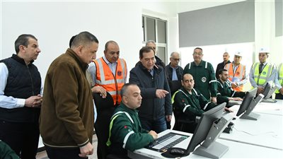   صور.. الملا يتفقد المنطقة الجغرافية البترولية بطنطا